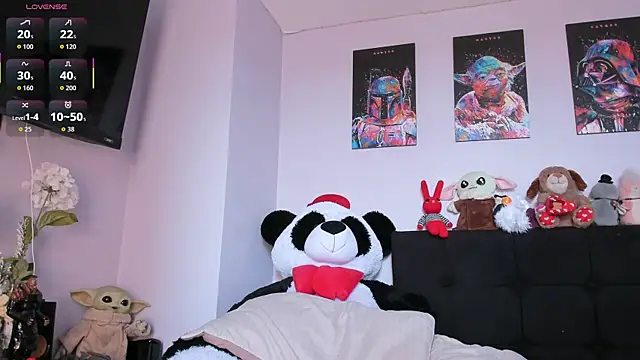 Carlasxdreams online show from May 13, 2026, 4:14 pm