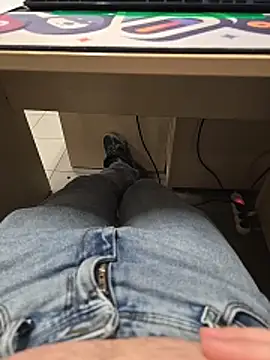 Snapshot of Ibag01 chatting on December 15, 2025, 3:29 pm Ibag01 online show from December 15, 2025, 3:29 pm