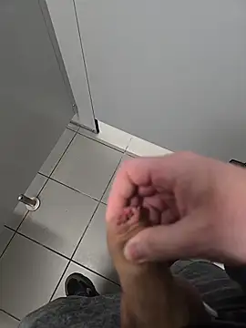 Snapshot of Ibag01 chatting on November 17, 2025, 3:38 pm Ibag01 online show from November 17, 2025, 3:38 pm