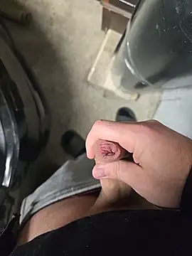 Snapshot of Ibag01 chatting on December 3, 2025, 5:56 pm Ibag01 online show from December 3, 2025, 5:56 pm