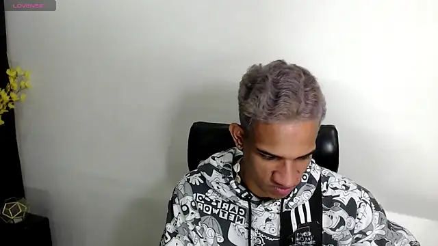 Snapshot of AbrahanBratz chatting on January 17, 2025, 11:49 am AbrahanBratz online show from January 17, 2025, 11:49 am