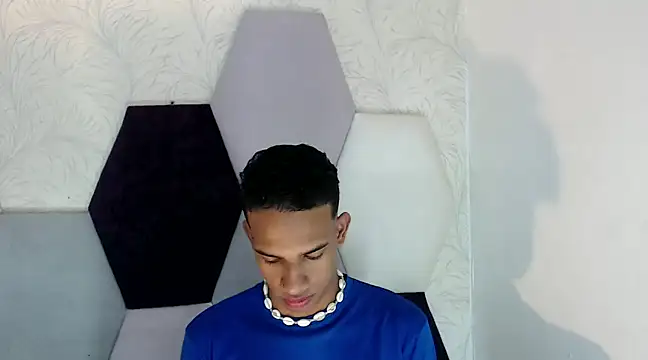 Snapshot of AbrahanBratz chatting on December 19, 2024, 11:50 am AbrahanBratz online show from December 19, 2024, 11:50 am