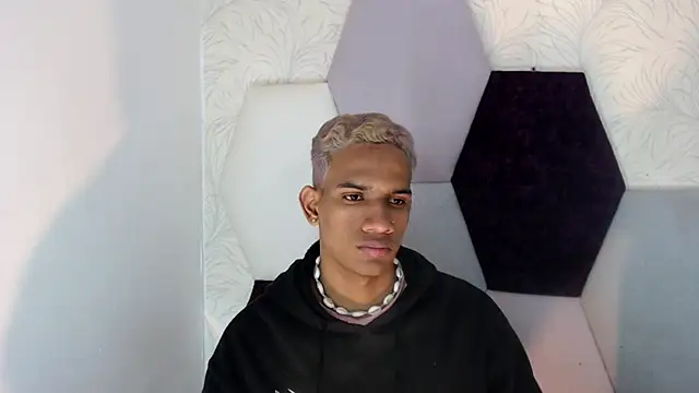 Snapshot of AbrahanBratz chatting on January 11, 2025, 12:18 pm AbrahanBratz online show from January 11, 2025, 12:18 pm