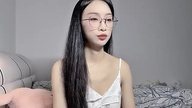 Lili-2 online show from June 6, 2026, 5:07 pm