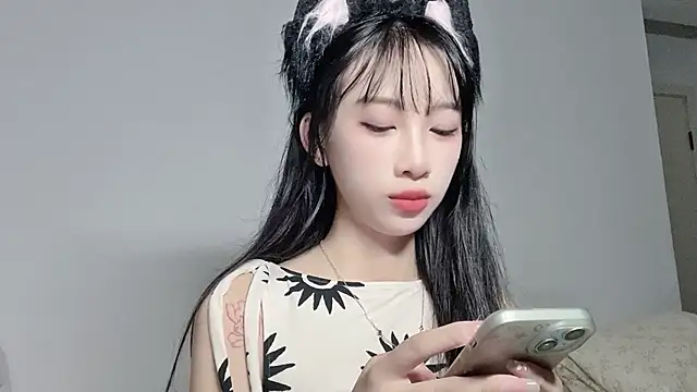 Lili-2 online show from July 22, 2026, 3:36 pm