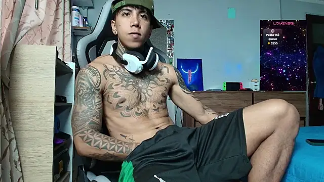 Nickhot0609 online show from December 19, 2025, 9:06 pm