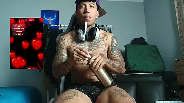 Snapshot of Nickhot0609 chatting on March 22, 2026, 9:00 am Nickhot0609 online show from March 22, 2026, 9:00 am