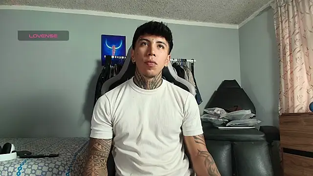 Snapshot of Nickhot0609 chatting on March 5, 2026, 9:43 pm Nickhot0609 online show from March 5, 2026, 9:43 pm