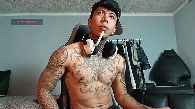 Snapshot of Nickhot0609 chatting on March 11, 2026, 10:31 am Nickhot0609 online show from March 11, 2026, 10:31 am