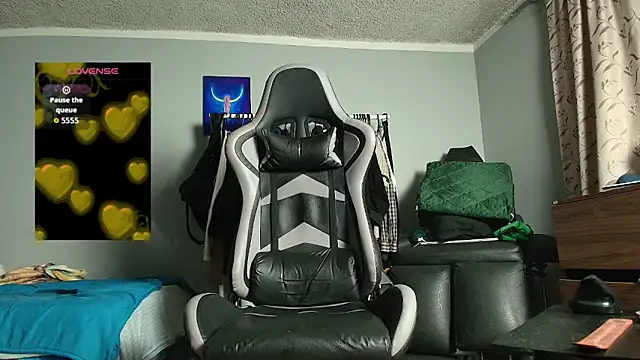 Snapshot of Nickhot0609 chatting on March 30, 2026, 9:55 am Nickhot0609 online show from March 30, 2026, 9:55 am