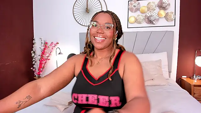 Makena gh online show from December 18, 2025, 4:28 am