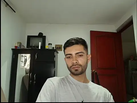 Snapshot of Jestebanano chatting on October 15, 2025, 9:45 pm Jestebanano online show from October 15, 2025, 9:45 pm