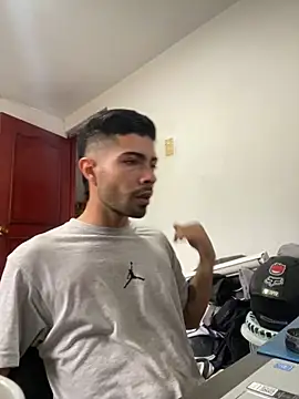 Snapshot of Jestebanano chatting on October 24, 2025, 12:37 pm Jestebanano online show from October 24, 2025, 12:37 pm