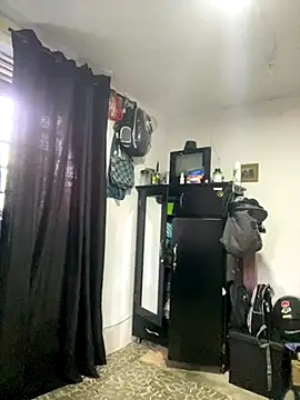 Jestebanano online show from December 21, 2025, 1:13 pm