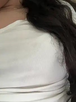 Lina-lolo online show from May 14, 2026, 5:10 pm