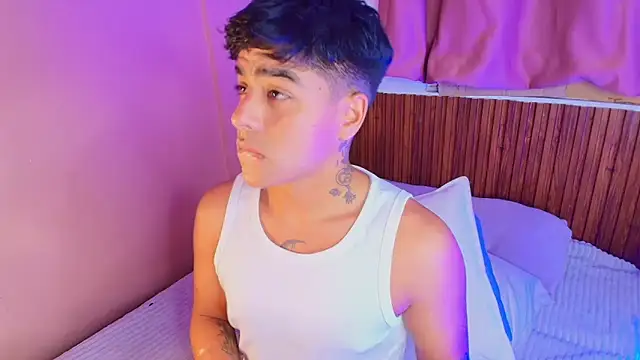 kiing azahell online show from December 16, 2025, 2:49 am