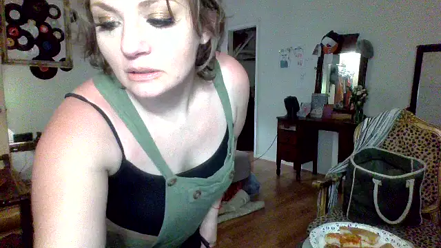 sophiarica online show from May 12, 2026, 12:51 am
