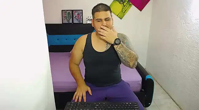 Snapshot of pitbullveryhot chatting on March 10, 2025, 8:01 pm pitbullveryhot online show from March 10, 2025, 8:01 pm