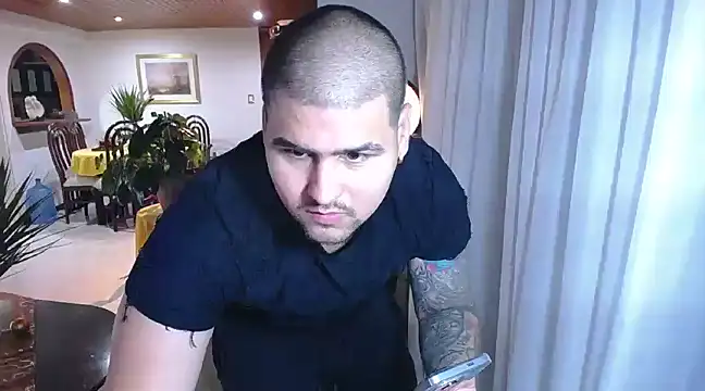 Snapshot of pitbullveryhot chatting on February 9, 2025, 7:59 am pitbullveryhot online show from February 9, 2025, 7:59 am