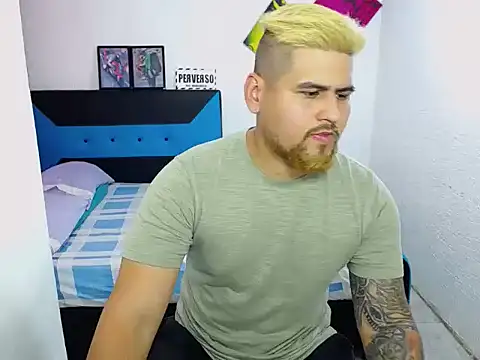 Snapshot of pitbullveryhot chatting on December 6, 2024, 5:17 pm pitbullveryhot online show from December 6, 2024, 5:17 pm