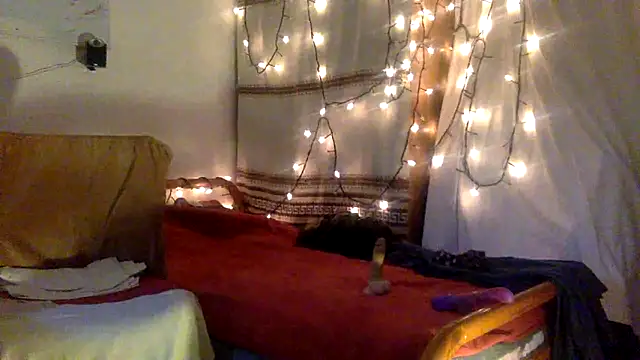 Snapshot of TowaFreespirit chatting on December 8, 2024, 10:57 pm TowaFreespirit online show from December 8, 2024, 10:57 pm