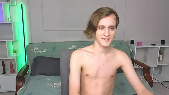 Snapshot of nikompell chatting on January 10, 2025, 3:07 am nikompell online show from January 10, 2025, 3:07 am