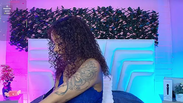 Triipsy online show from February 19, 2026, 8:28 pm