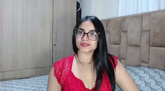 Snapshot of aleejhandraa chatting on February 19, 2025, 3:49 pm aleejhandraa online show from February 19, 2025, 3:49 pm