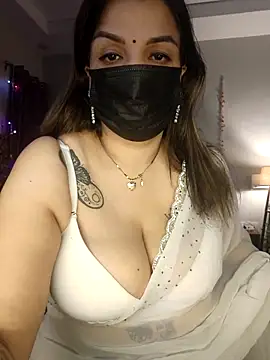 Snapshot of Archi-07 chatting on December 22, 2025, 5:02 pm Archi-07 online show from December 22, 2025, 5:02 pm