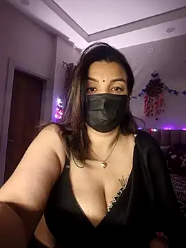 Snapshot of Archi-07 chatting on November 26, 2025, 5:35 pm Archi-07 online show from November 26, 2025, 5:35 pm