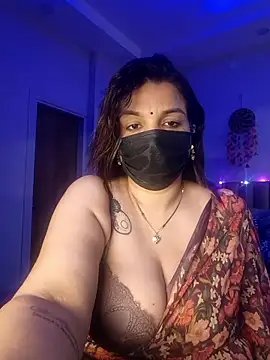 Snapshot of Archi-07 chatting on November 7, 2025, 8:24 pm Archi-07 online show from November 7, 2025, 8:24 pm