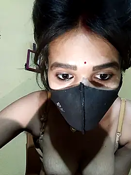 Snapshot of Hoty_girl_143 chatting on March 18, 2025, 5:56 am Hoty girl 143 online show from March 18, 2025, 5:56 am