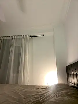 IamCrystal2 online show from November 20, 2025, 2:23 am