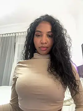 IamCrystal2 online show from June 6, 2026, 12:27 am