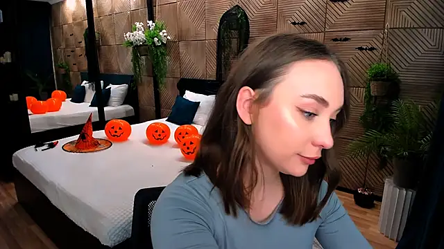 TrueReincarnation online show from October 28, 2025, 4:06 pm