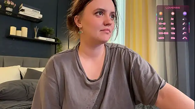 Lella Ryann  online show from April 6, 2026, 4:46 am