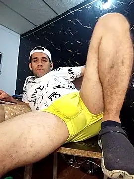 CRISTHIAN GREY01 online show from January 13, 2026, 3:43 am