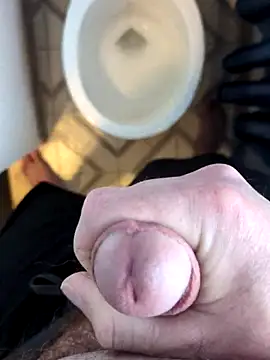 Cuminmyhands90 online show from February 27, 2025, 4:43 pm