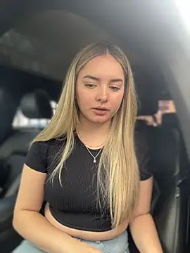 Snapshot of imlindapink chatting on February 2, 2026, 3:55 pm imlindapink online show from February 2, 2026, 3:55 pm