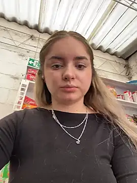 imlindapink online show from April 6, 2026, 5:03 pm