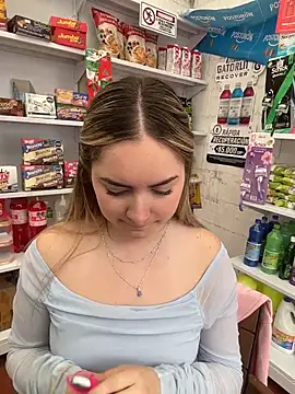 Snapshot of imlindapink chatting on February 17, 2026, 4:15 pm imlindapink online show from February 17, 2026, 4:15 pm