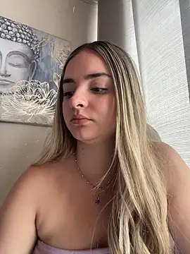 Snapshot of imlindapink chatting on February 7, 2026, 5:43 pm imlindapink online show from February 7, 2026, 5:43 pm