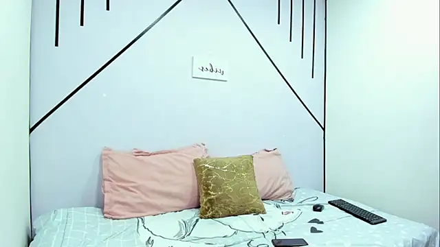 Snapshot of LisaWhite_ chatting on November 7, 2025, 1:15 pm LisaWhite online show from November 7, 2025, 1:15 pm