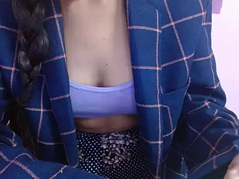 Snapshot of Hot_mahak05 chatting on December 4, 2024, 5:10 am Hot mahak05 online show from December 4, 2024, 5:10 am