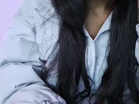 Snapshot of Hot_mahak05 chatting on December 16, 2024, 11:01 am Hot mahak05 online show from December 16, 2024, 11:01 am