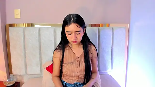 LaraGoldd online show from October 31, 2025, 4:47 pm