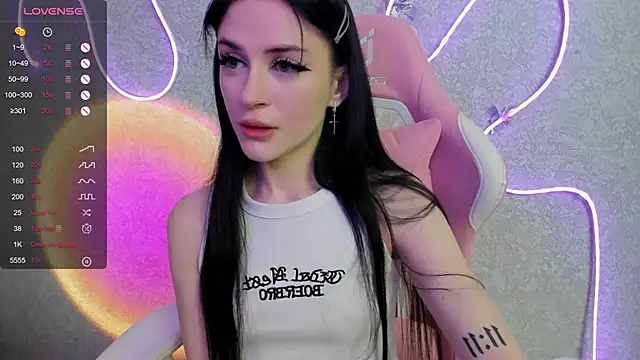Molly Crystall online show from July 27, 2026, 2:18 am