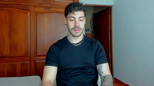 Guyinthemountain online show from May 25, 2026, 1:21 pm