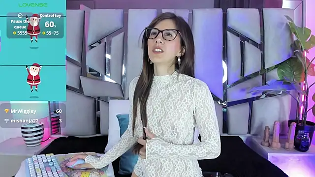  jade white  online show from December 1, 2025, 1:34 pm