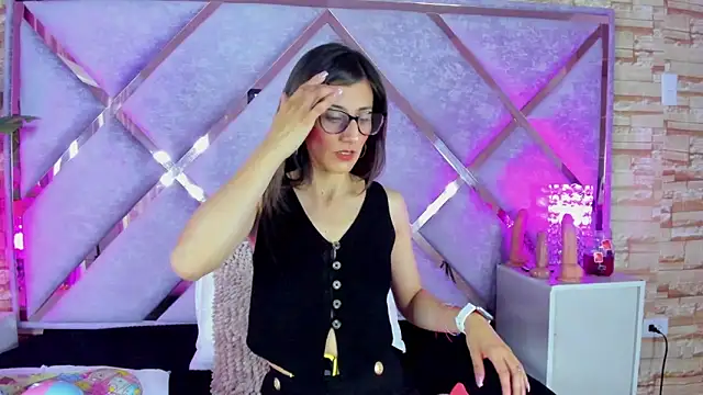 Snapshot of _jade_white_ chatting on November 19, 2025, 1:00 pm jade white online show from November 19, 2025, 1:00 pm